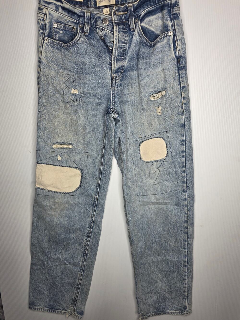Universal Thread Size 2R Mid Rise 90s Baggy Patchwork Distressed Jeans
